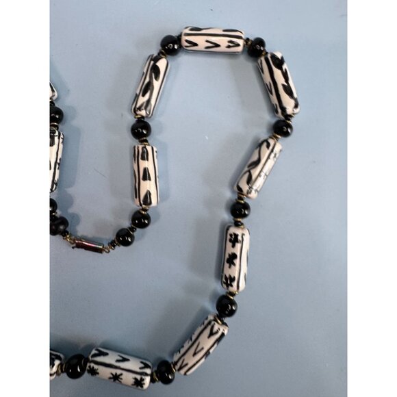 Handcrafted Black & White Glass Beaded Necklace With Unique Patterns - Picture 3 of 10